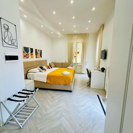 Flo' Hotell Napoli Eksteriør bilde